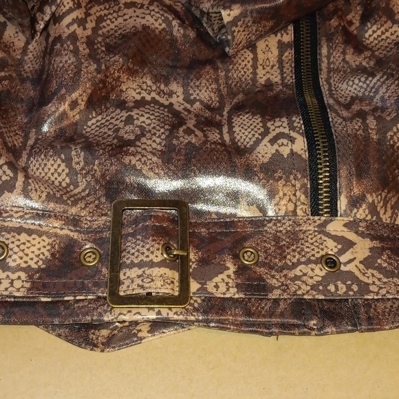 HER Universe Wonder Woman 1984 Cheetah Girls Crop Moto Jacket Plus Size 2x - Picture 9 of 12